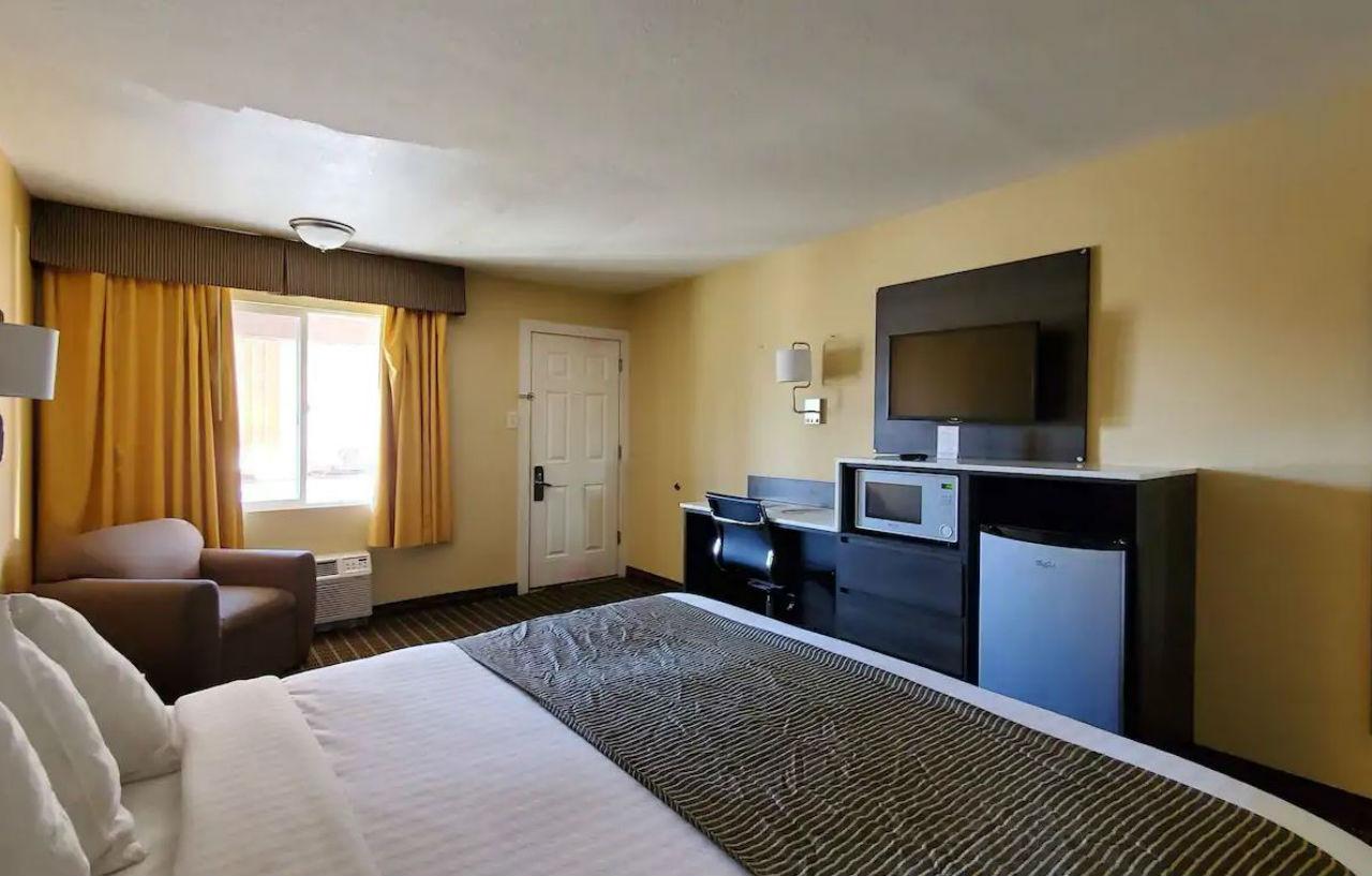 Ramada By Wyndham Flagstaff East Exterior foto