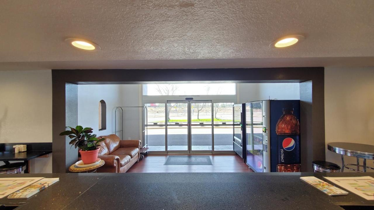 Ramada By Wyndham Flagstaff East Exterior foto