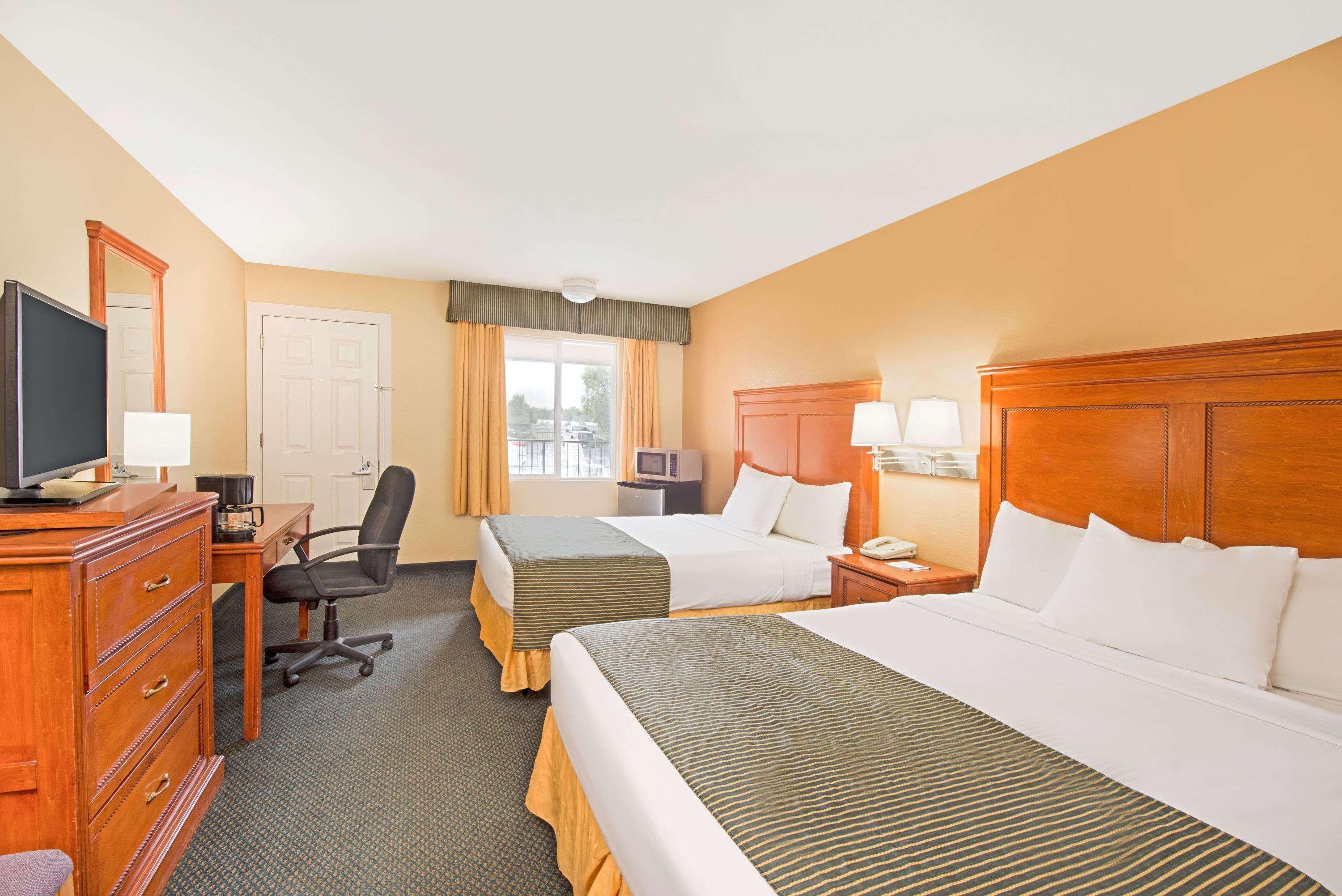 Ramada By Wyndham Flagstaff East Exterior foto