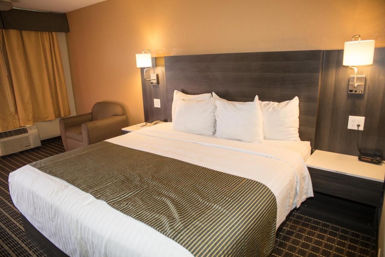 Ramada By Wyndham Flagstaff East Exterior foto