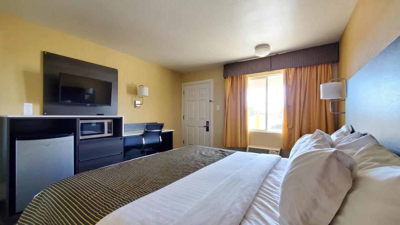 Ramada By Wyndham Flagstaff East Exterior foto